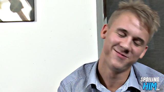 Cock-hungry jock enjoys anal pounding