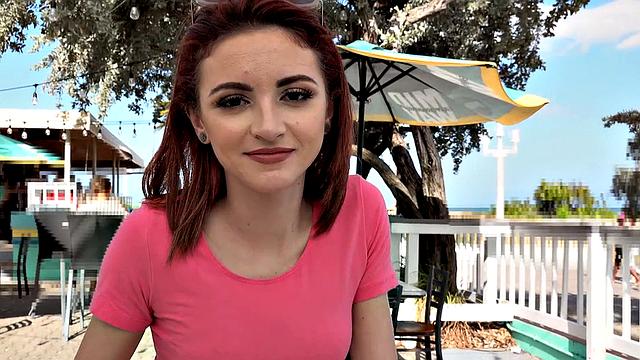 Waitress POV - Lola Fae - Overworked Squirter
