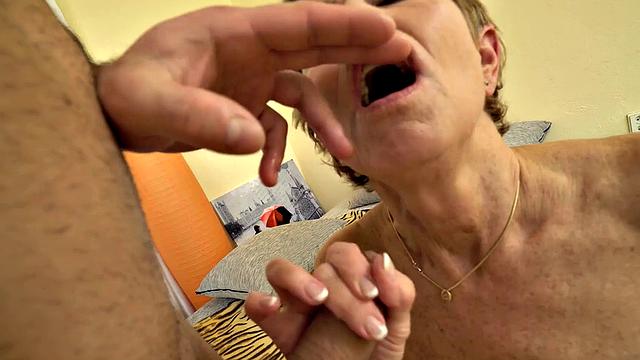 MATURE4K. Mature maid with short haircut is carnal with man池efore leaving