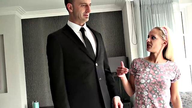 Лулу рвёт на части: Паскаль жёстко трахает зрелую