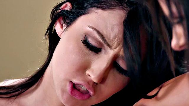 3some babes enjoy pussyfingering and tribbing 