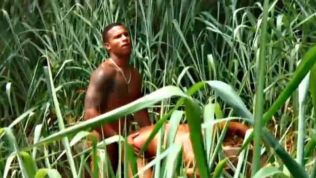 Showing a guy that your hardon pokes up past the top of your pocket is a sure way to get him out of his pants and into yours. Nestor Silveira gets a look at Luis Suares doing just that and that's it takes.