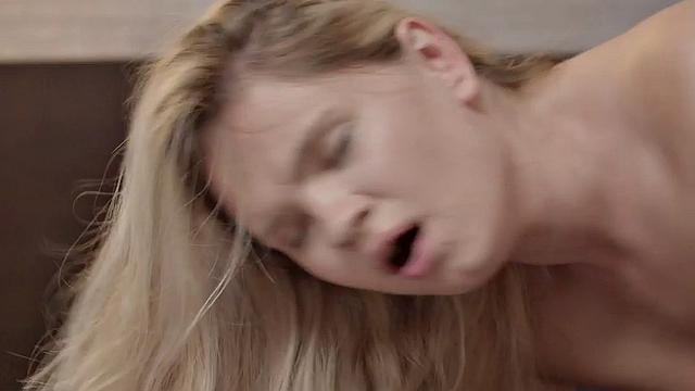 Dirty babe enjoys hardcore fucking in wet pussy