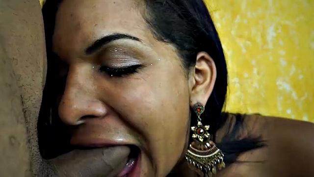 Fabiana Abelha: Busty Blowjob and Facial