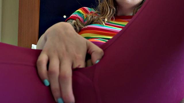 рыжая megan winters делает глубокий минет в обтягивающих леггинсах pov