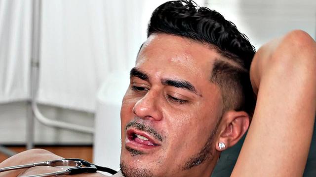 Fetish doctor barebacked by muscled jock after playing