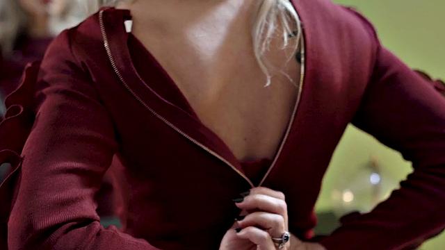 Raunchy MILF and ebony babe get pussypounded by BBC in 3way