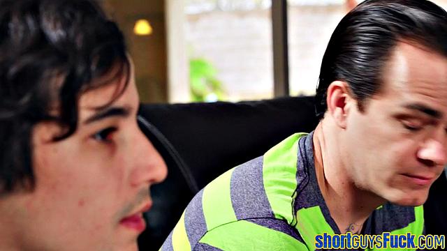 Short lad cuntplowing insatiable milf