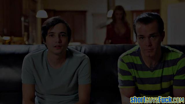 милфа хочет трахаться - рост мужика не помеха