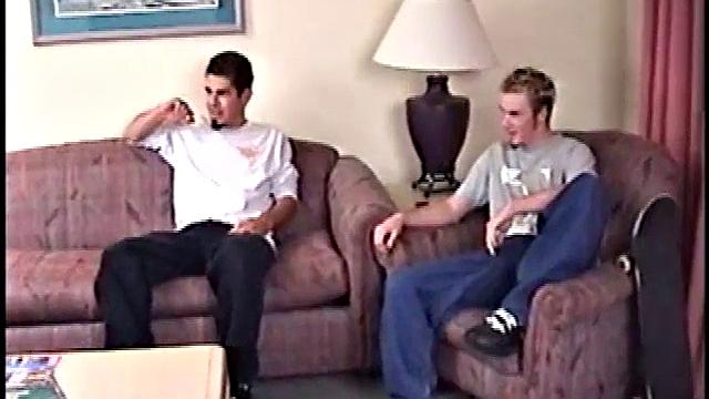 Amateurs Dean and Matt Jerk Off