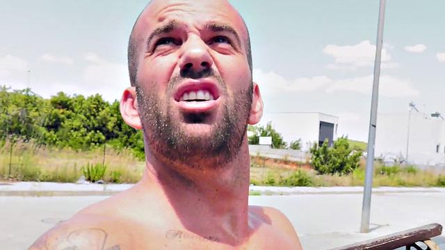 Latin babe deepthroats BF before getting fucked in public beach