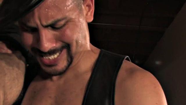 Amateur jock gets his lubed asshole fisted by top