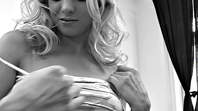 Sexy blonde getting fucked in threesome