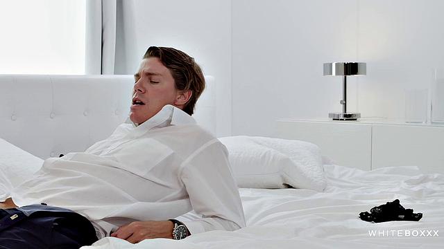 Play with my tight pussy