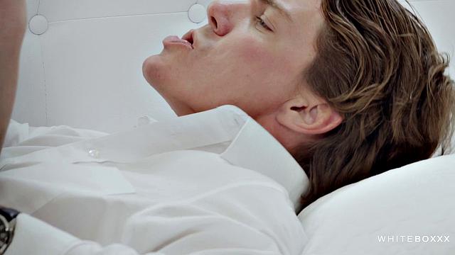 Когда красавица Lovita Fate бьётся в экстазе, даже угрюмый Ricky Rascal забывает обиды и шпилит до мурашек. Секс, что действительно запомнится.