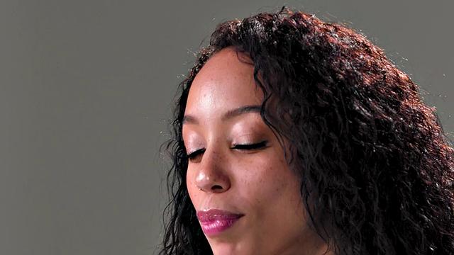 Inked ebony babe solo toying her pussy till orgasm