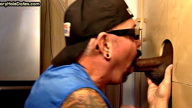 Homemade gloryhole DILF sucks black dong till cum in mouth