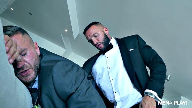 Жених не выдержал напряжения и переспал со своим шафером перед свадьбой