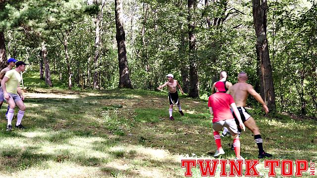 LOGAN CROSS Chapter 2 - Top Thanksgiving