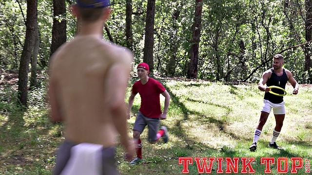 LOGAN CROSS Chapter 2 - Top Thanksgiving