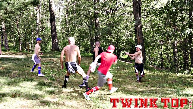 LOGAN CROSS Chapter 2 - Top Thanksgiving