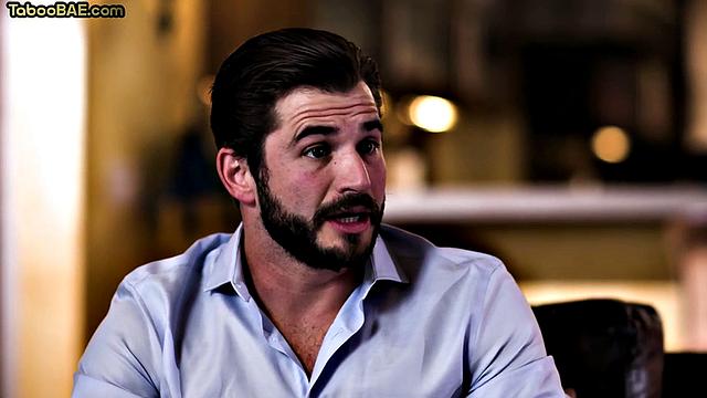 Миниатюрная волосатая девушка трахается с зрелым мужчиной в страстной обстановке.