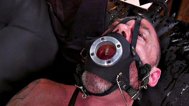 Dominatrix electrosex session