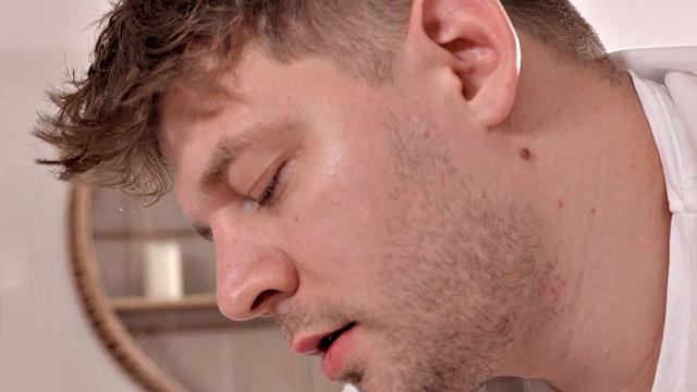 Pierced and inked WAM babe pussyfucked on massage table