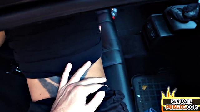 Big-titted bae cocksucking in car