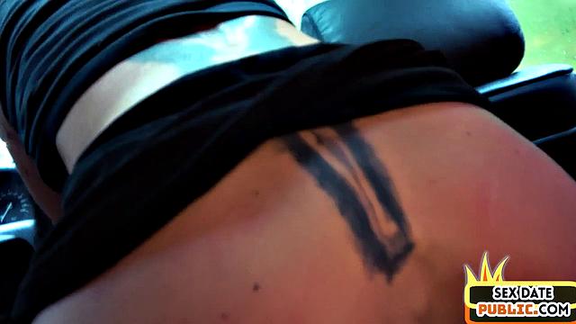 Big-titted bae cocksucking in car