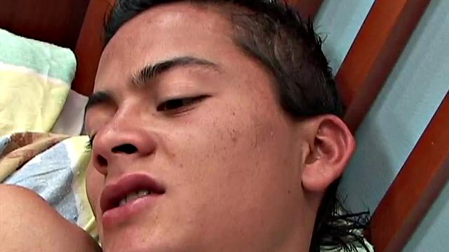 Amateur solo Latin twink with skinny body jerks off