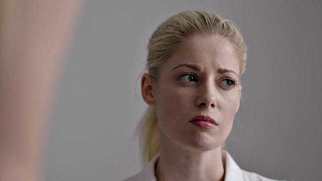 Blonde hottie in a sapphic outfit indulges in some hot pussy licking and kissing action