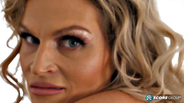 Jessi Lee and the machine