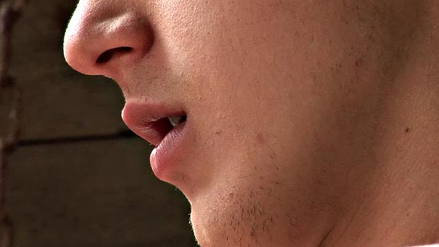 Грег Нэдди жёстко трахает Саймона Дэйла без защиты