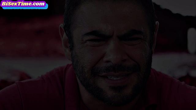 Блондинка с большой жопой скачет на члене в бисексуальном тройничке с глубоким минетом и анальным сексом.