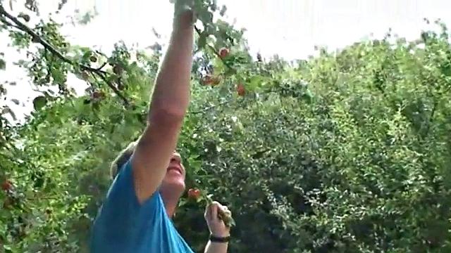 Teen slut fucks oldies in threesome