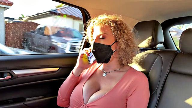 Sara Knows How To Tip