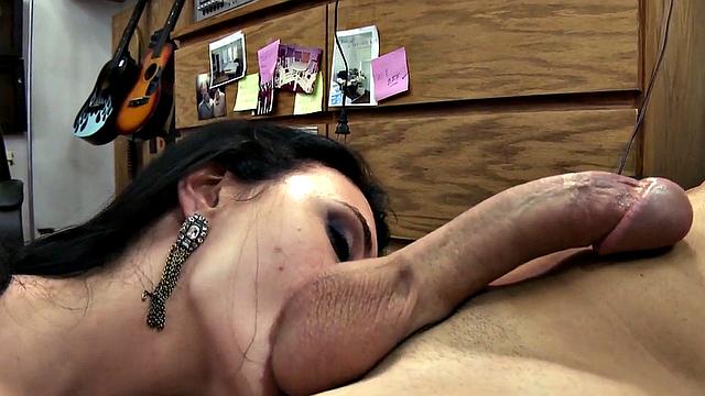 Boss fucks his way to satisfaction in the pawnshop