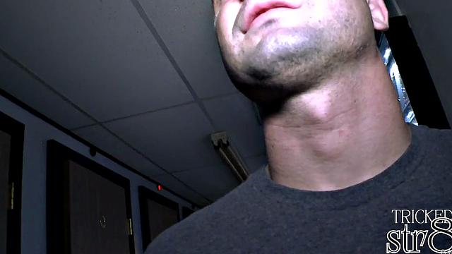 Gloryhole straight fooled by lips