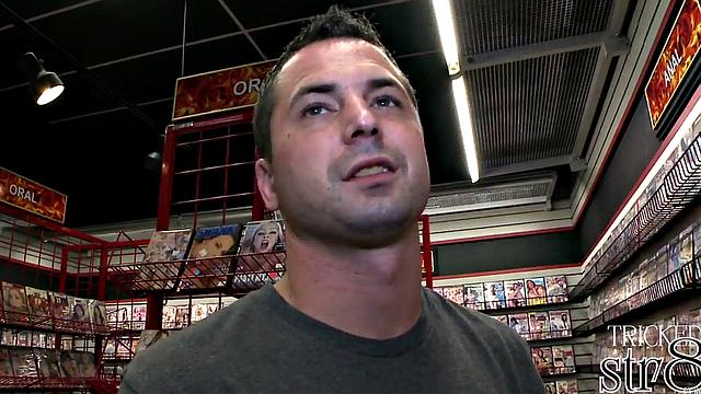 Gloryhole straight fooled by lips