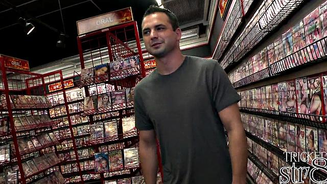 Gloryhole straight fooled by lips