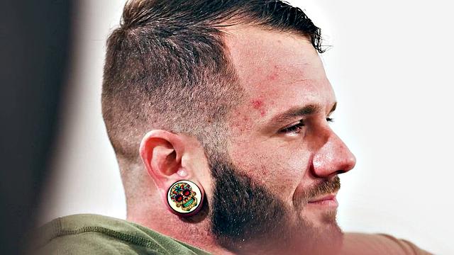 Naughty Couple Try A Bisexual Threesome With A Buddy At Hotel