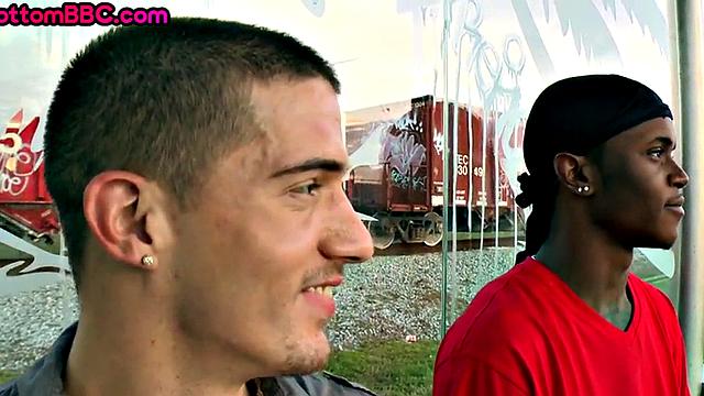 Picked up thug gets his ass fucked by white dude