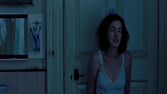 Anne Hathaway Striptease