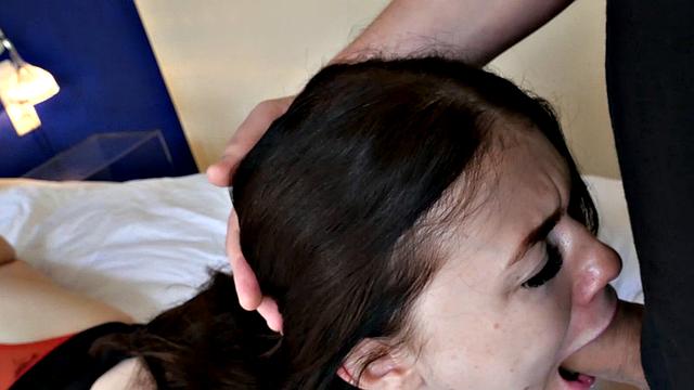 татуированная полька страстно сосёт и катается на члене