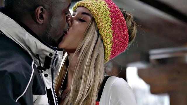 21yo nympho anal slut fucked by black dick in hole