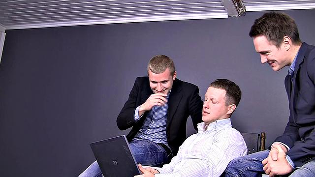 Cutie gets a double penetration treatment