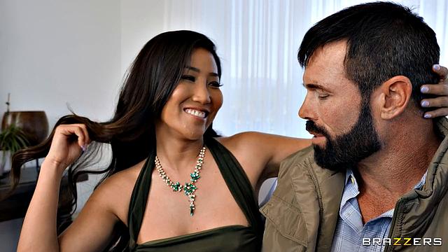 Holiday Hotwife Hussy