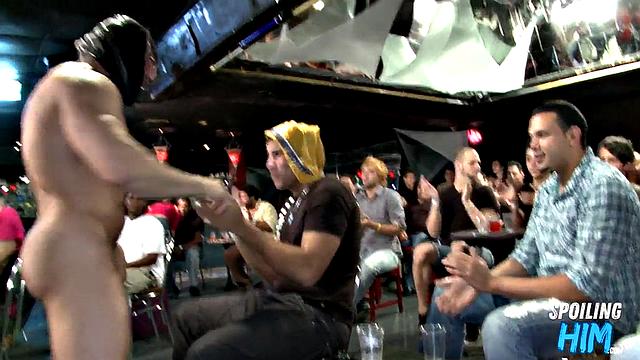 Amateur party guests public sucking