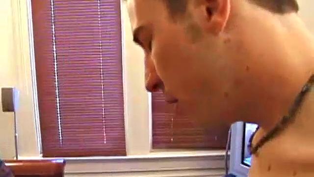 Rock Lee and Kent Stryker take turns sucking cock